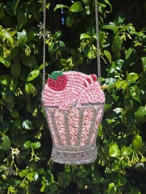 Beaded Pink Strawberry Mikshake Crossbody Bag